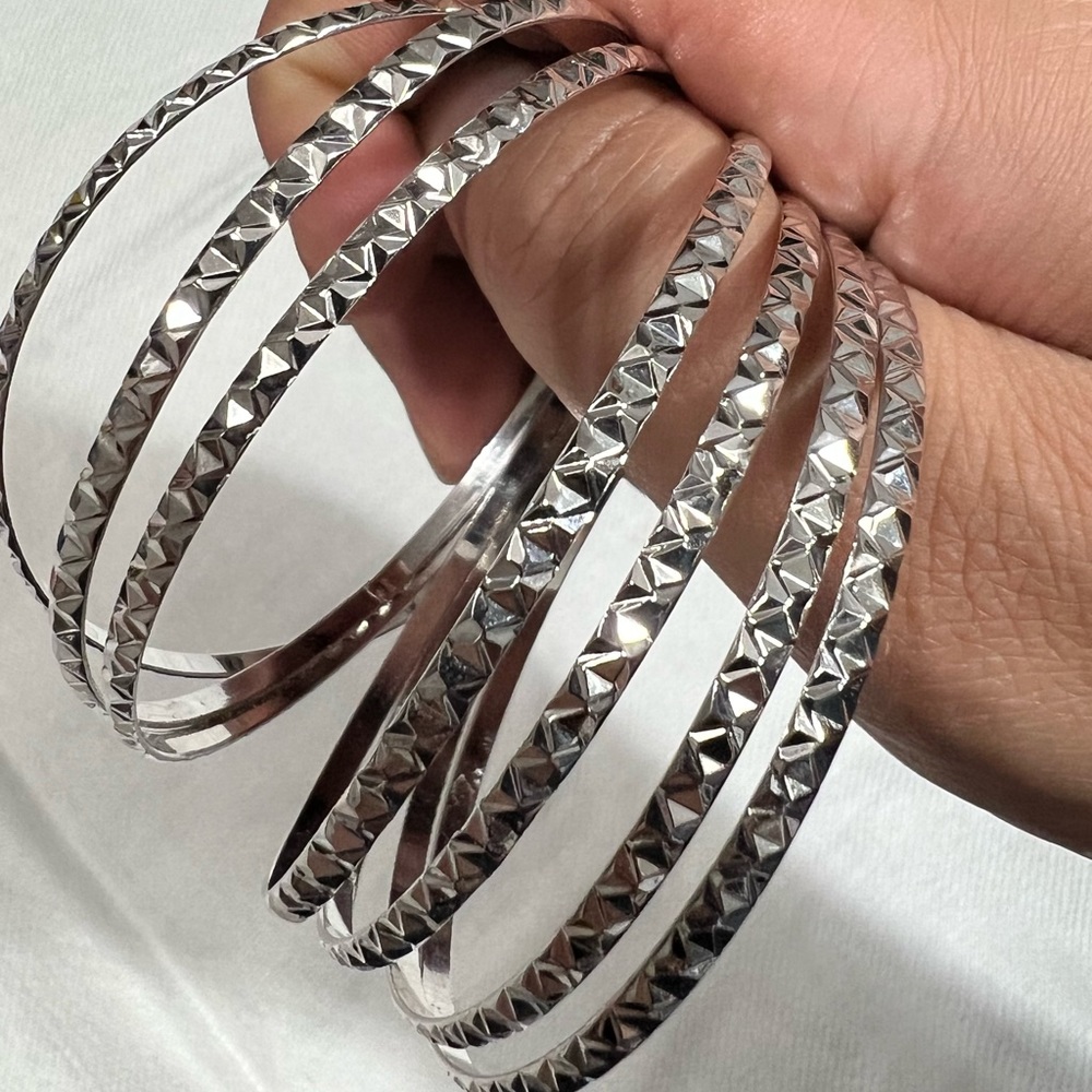 Beautiful Girls Silver 7 pcs Bangle Set